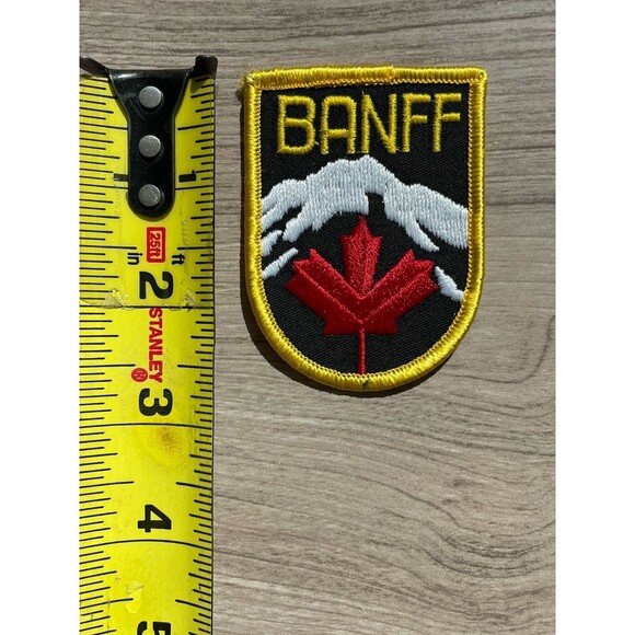 Canadian Patch Lot  Of 4 Iron On Alberta Banff Embroidered Maple Leaf Vintage - Picture 7 of 7